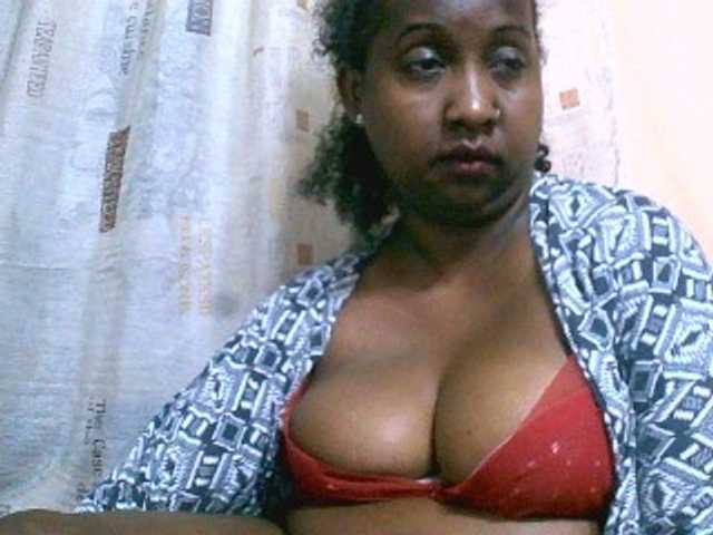 Sylivinaahh's BongaCams show and profile