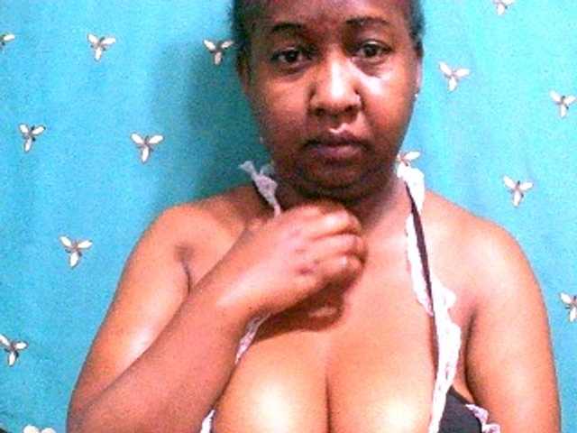 Sylivinaahh's BongaCams show and profile