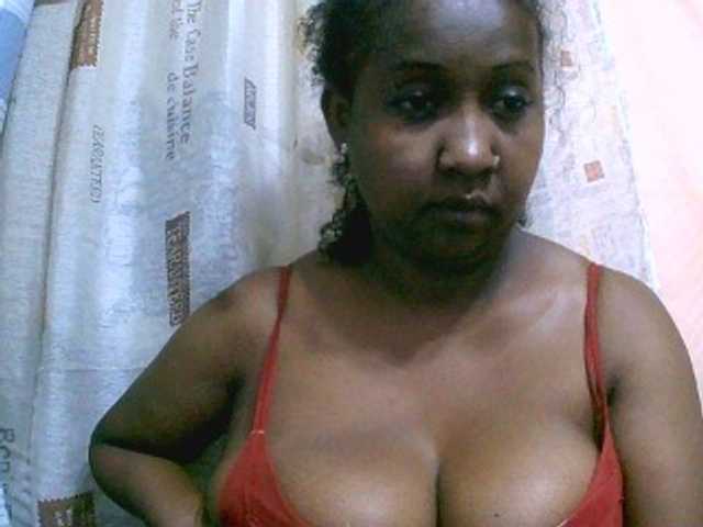 Sylivinaahh's BongaCams show and profile