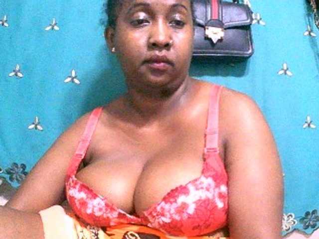 Sylivinaahh's BongaCams show and profile