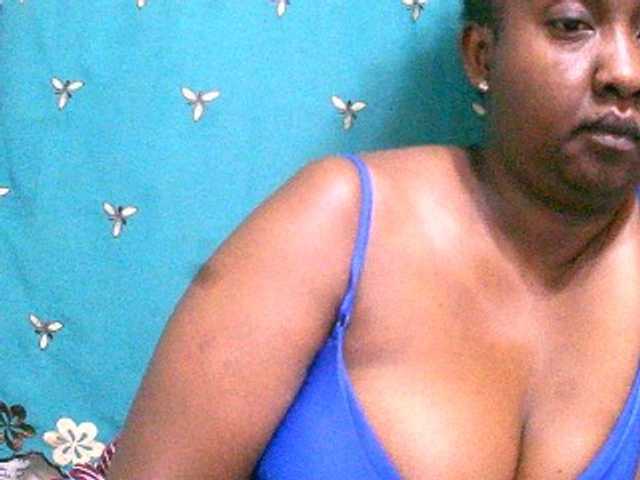 Sylivinaahh's BongaCams show and profile