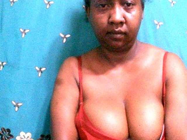 Sylivinaahh's BongaCams show and profile