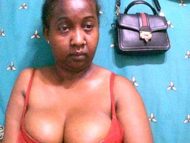 Sylivinaahh's BongaCams show and profile