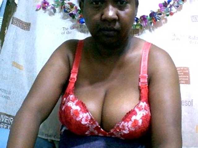 Sylivinaahh's BongaCams show and profile