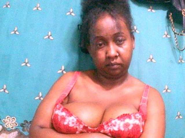 Sylivinaahh's BongaCams show and profile