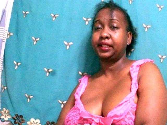 Sylivinaahh's BongaCams show and profile