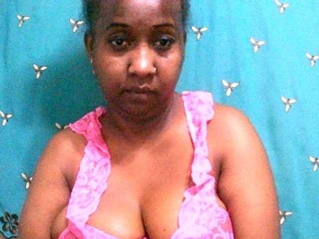 Sylivinaahh's BongaCams show and profile