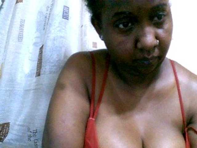 Sylivinaahh's BongaCams show and profile