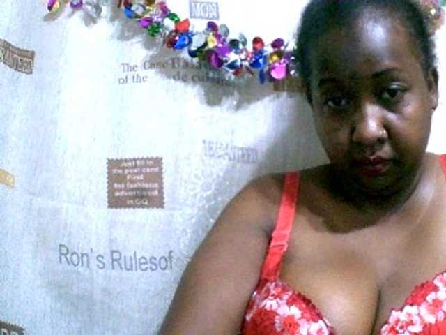 Sylivinaahh's BongaCams show and profile