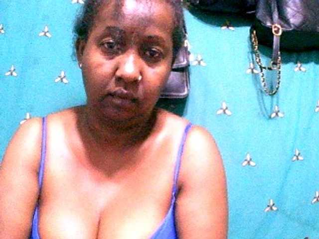 Sylivinaahh's BongaCams show and profile