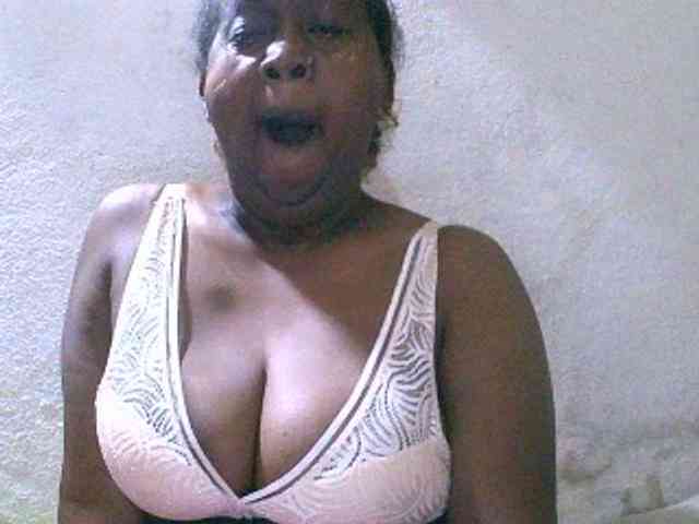 Sylivinaahh webcam