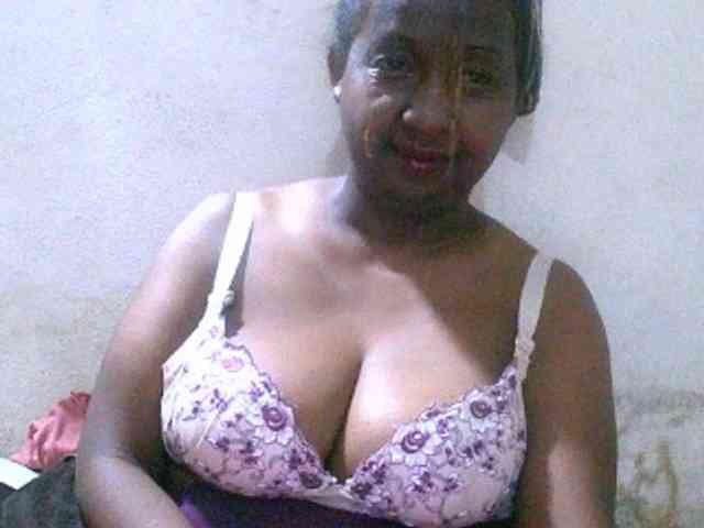 Sylivinaahh webcam
