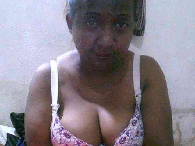 Sylivinaahh webcam