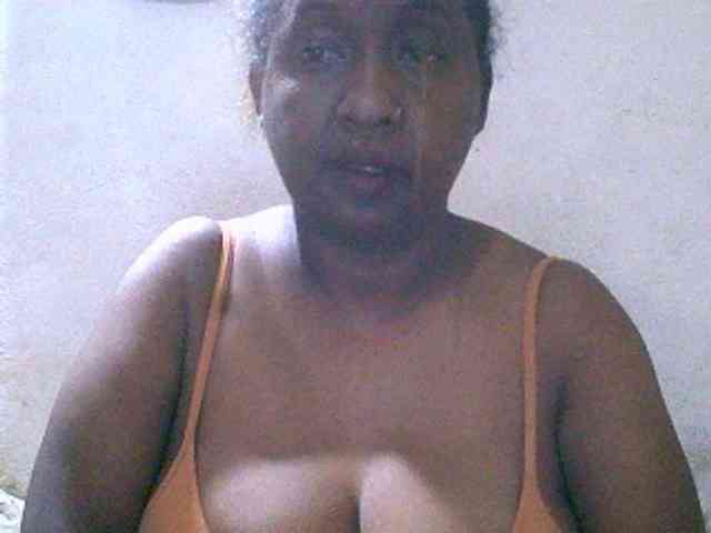 Sylivinaahh webcam