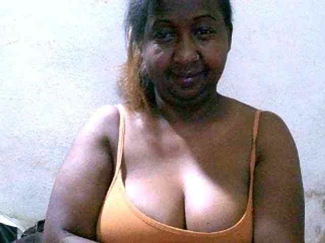 Sylivinaahh webcam