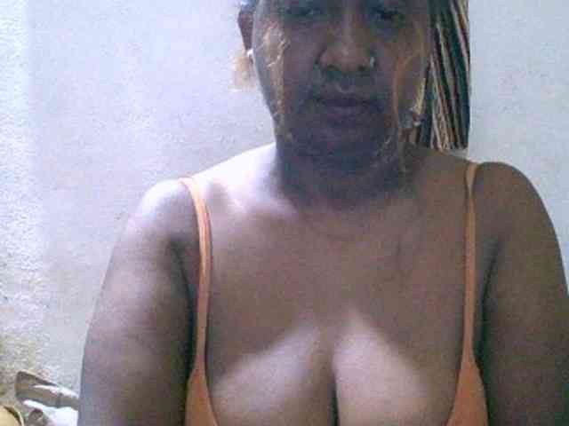 Sylivinaahh webcam