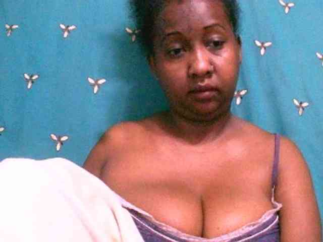 Sylivinaahh Live Webcam on BongaCams