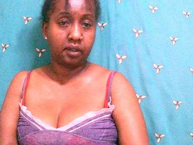 Sylivinaahh Live Webcam on BongaCams