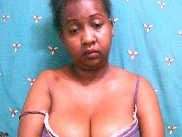 Sylivinaahh Live Webcam on BongaCams