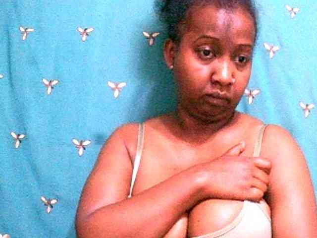 Sylivinaahh Live Webcam on BongaCams