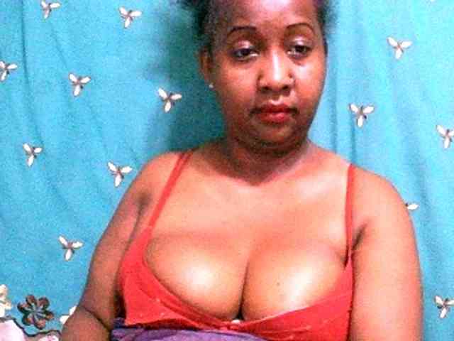 Sylivinaahh Live Webcam on BongaCams