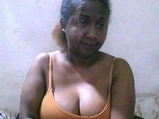 Sylivinaahh webcam