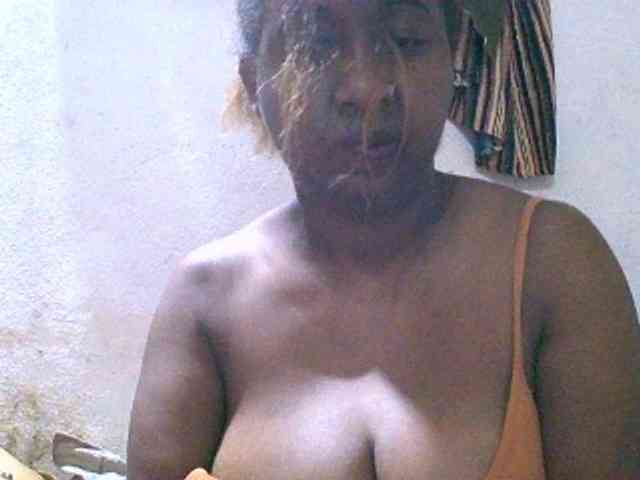 Sylivinaahh webcam