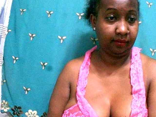 Sylivinaahh Live Webcam on BongaCams