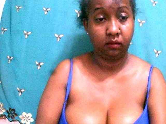 Sylivinaahh Live Webcam on BongaCams