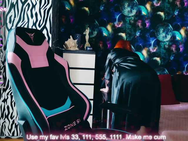  Satisfy-Me chat room