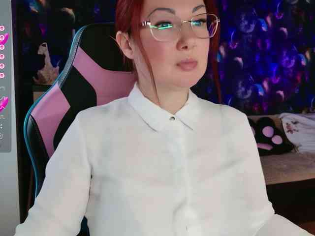 Satisfy-Me's webcam live show