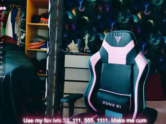 Satisfy_Me webcam