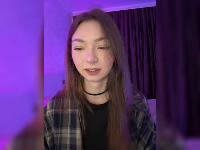 CrazyAleona's BongaCams show and profile