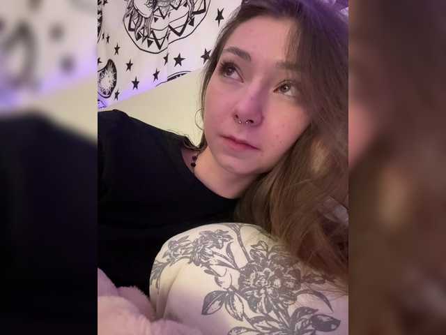 CrazyAleona's BongaCams show and profile