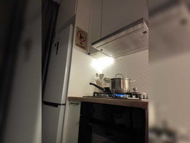 CrazyAleona's BongaCams show and profile