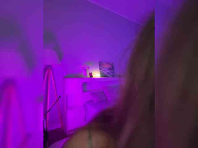 ShyAlya webcam