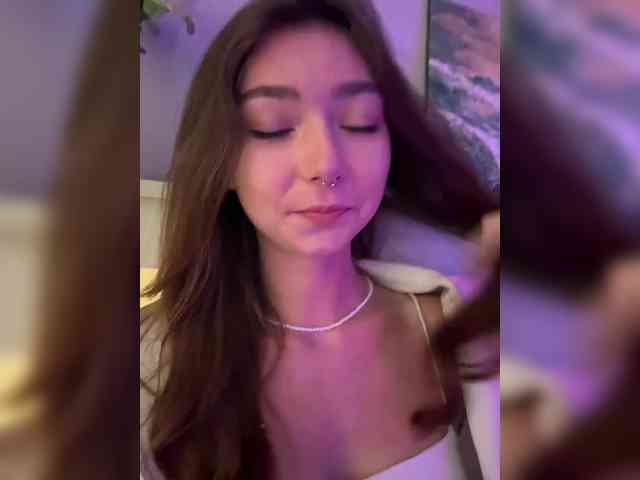 ShyAlya webcam