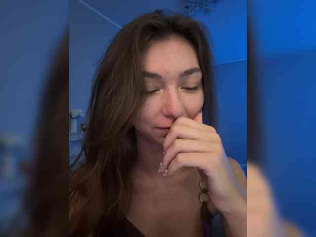 ShyAlya webcam
