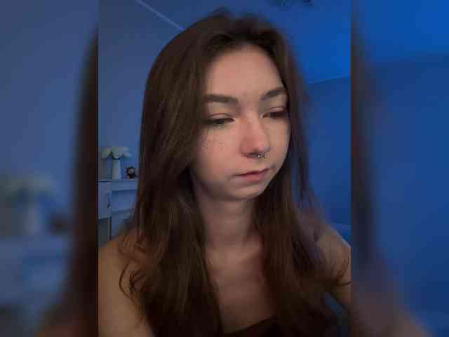 ShyAlya webcam