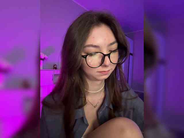 ShyAlya webcam