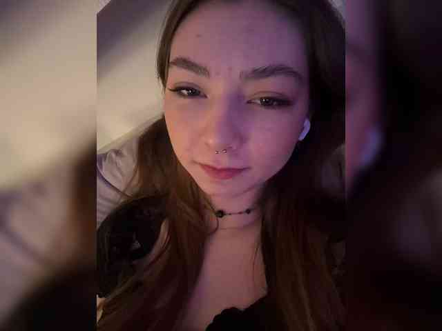 ShyAlya webcam