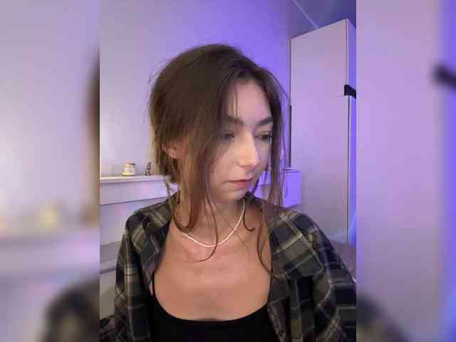 ShyAlya webcam