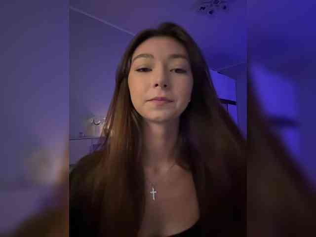ShyAlya webcam