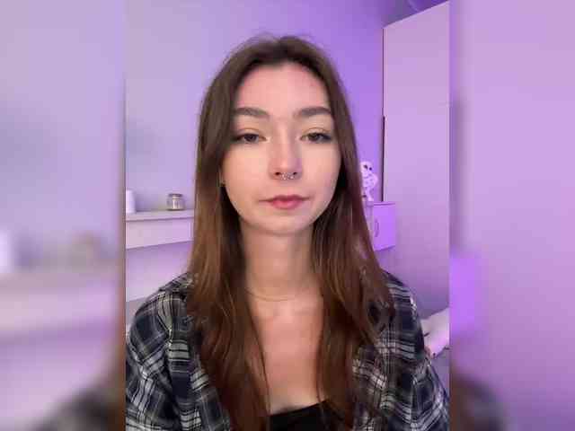 ShyAlya webcam