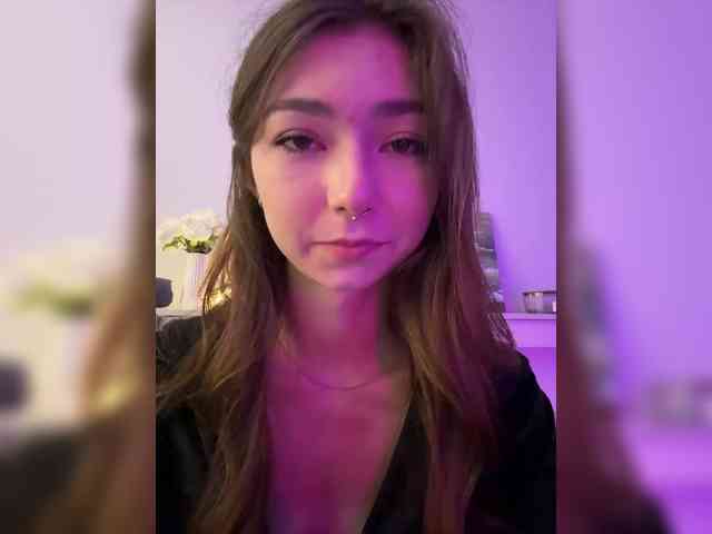ShyAlya webcam