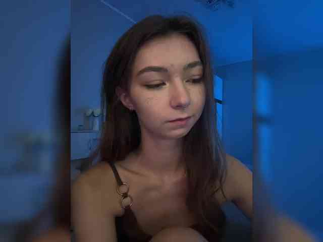 ShyAlya webcam