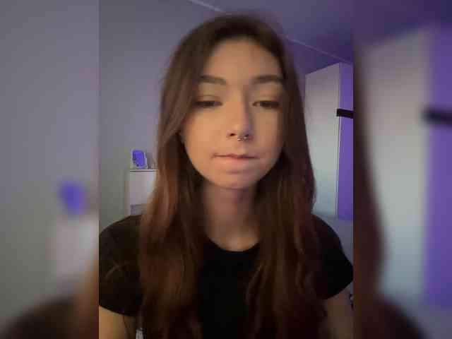ShyAlya webcam