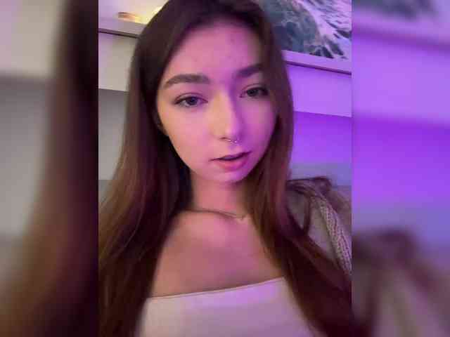 ShyAlya webcam
