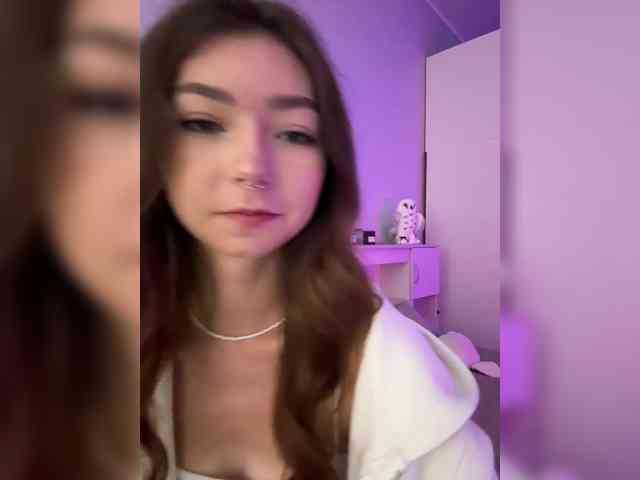 ShyAlya webcam