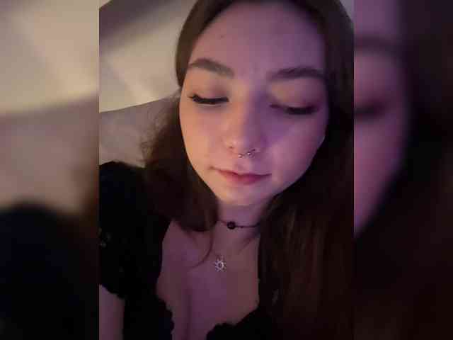 ShyAlya webcam